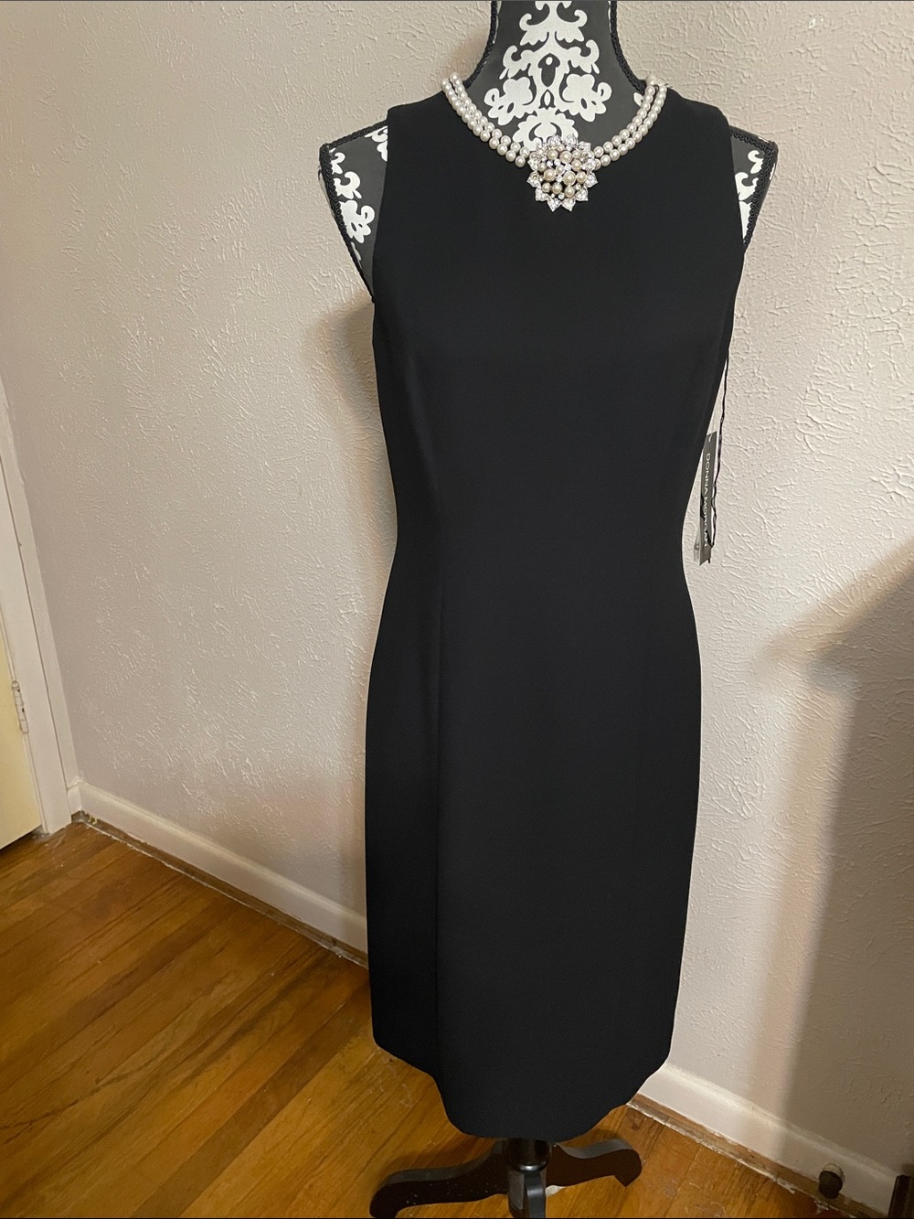 Donna Morgan Black Midi Sheath Dress